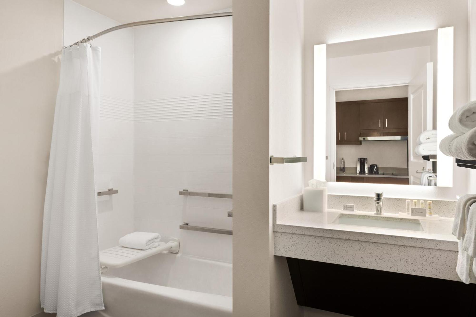Towneplace Suites Cedar Rapids Marion Экстерьер фото