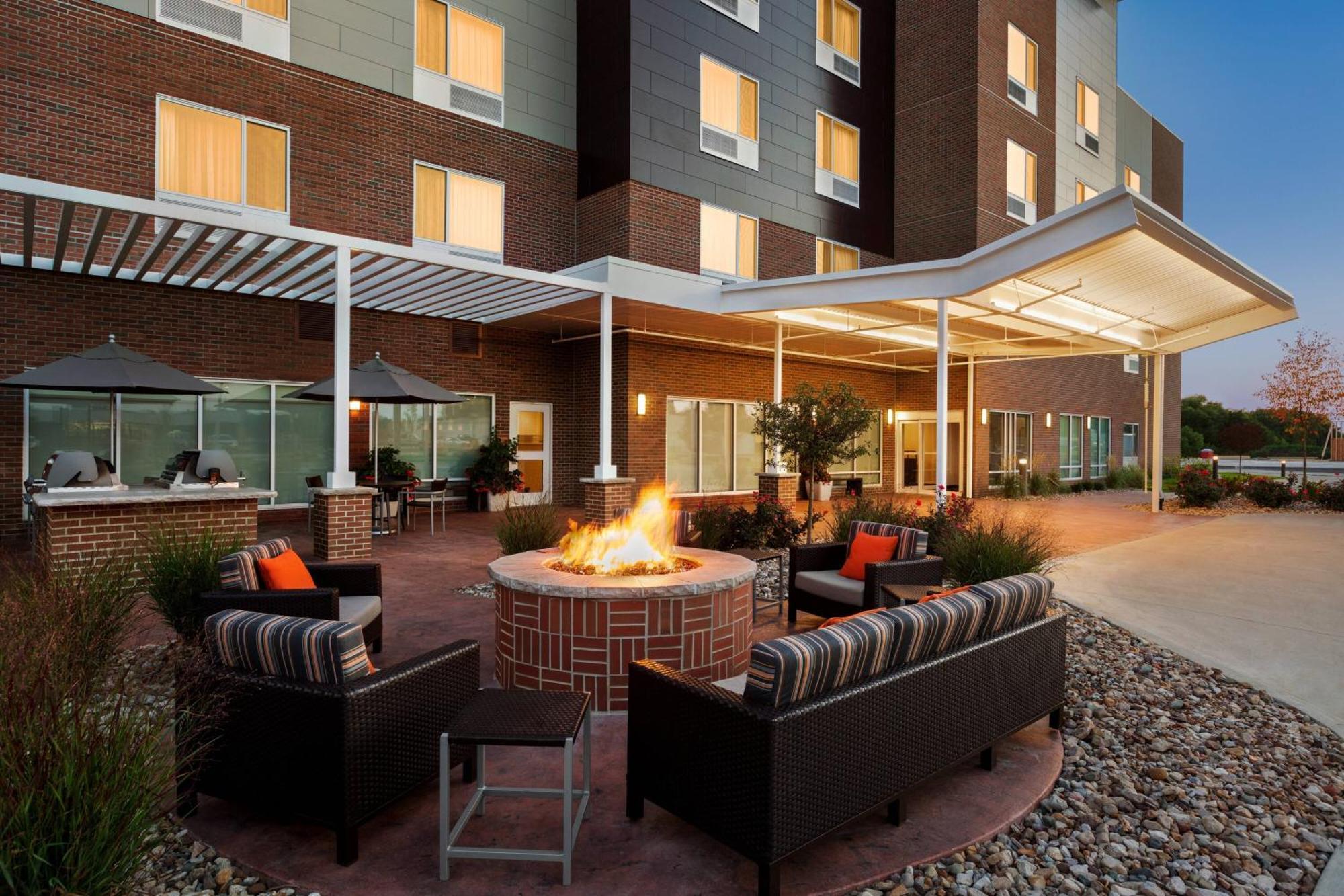 Towneplace Suites Cedar Rapids Marion Экстерьер фото