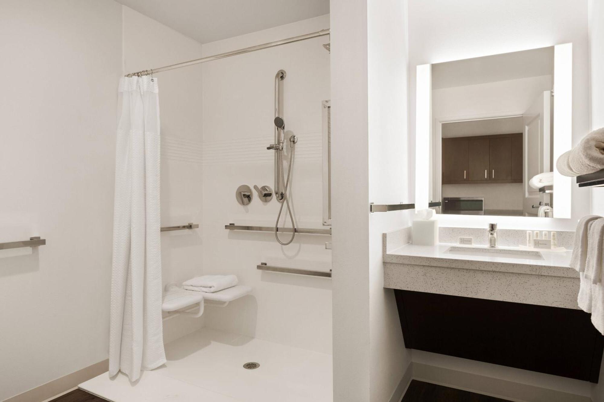Towneplace Suites Cedar Rapids Marion Экстерьер фото