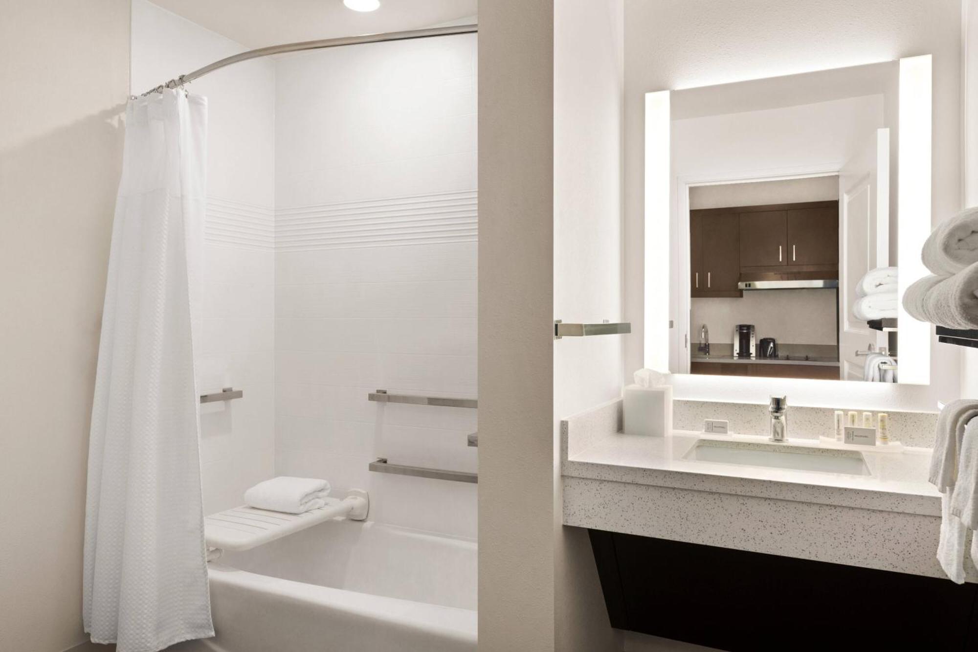 Towneplace Suites Cedar Rapids Marion Экстерьер фото